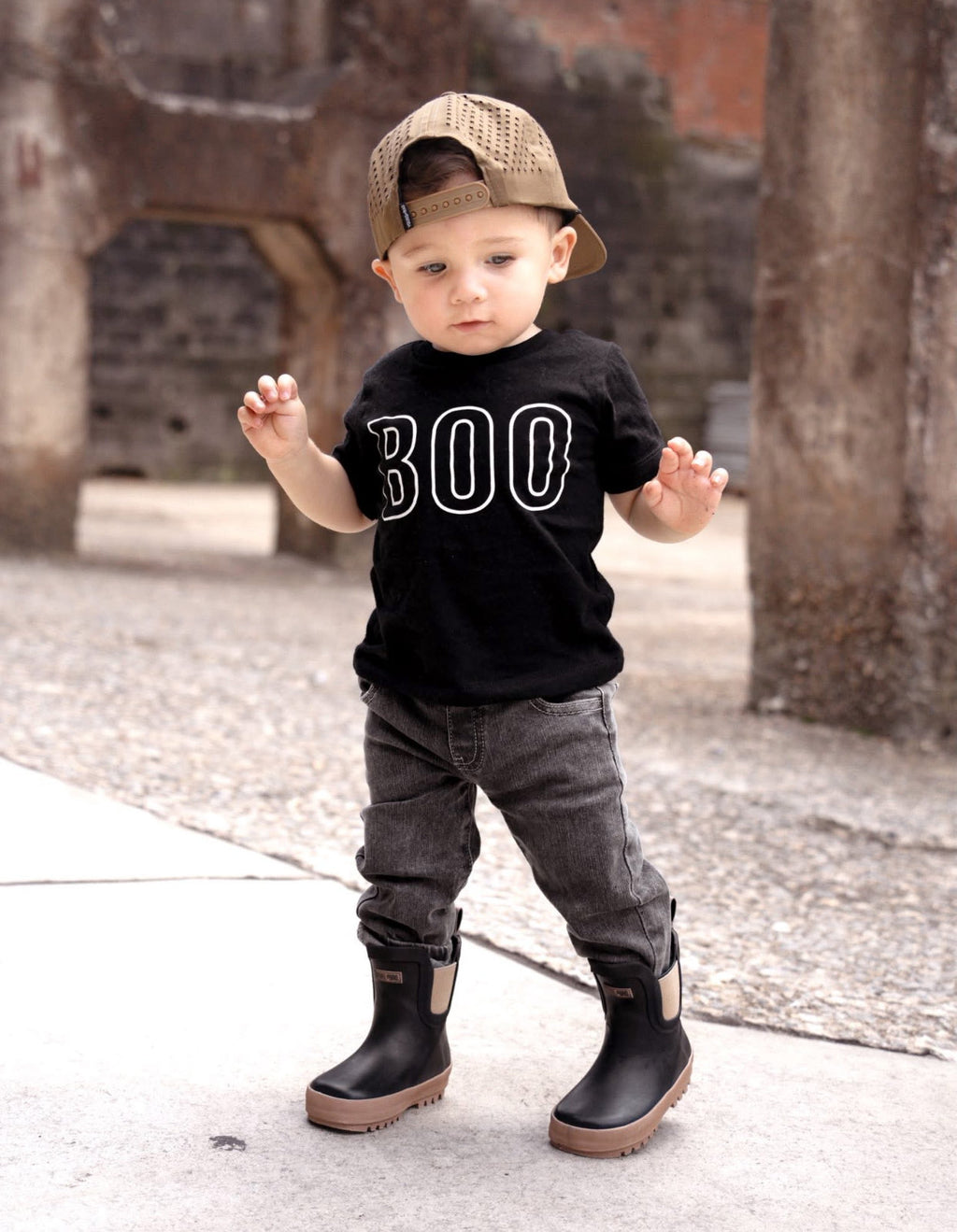 BOO